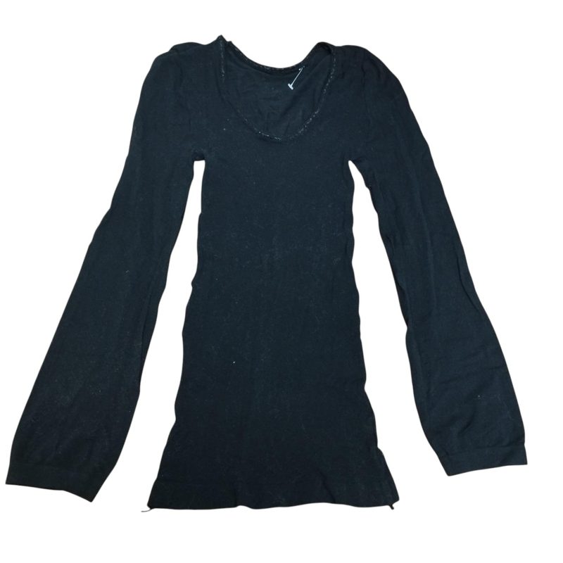 CAMISETA TIPO NYLON NEGRA