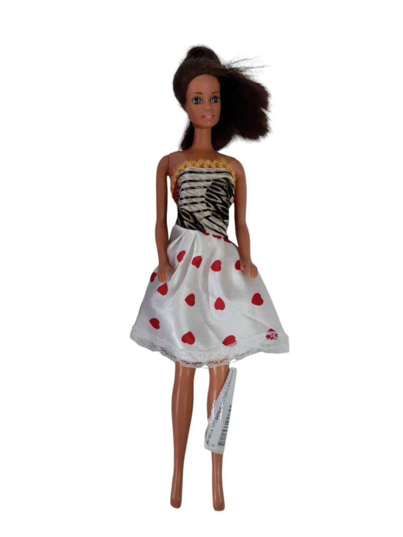 MUÑECA TIPO BARBIE VESTIDO CORAZONES