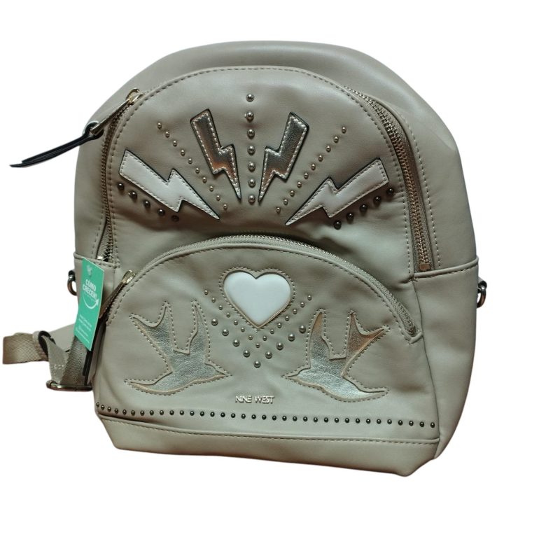 mochila cuerina beige tachas rayos corazon palomas nine west