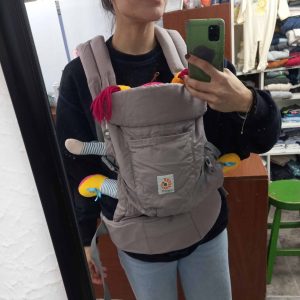 MOCHILA PORTABEBE ERGONOMICA GRIS