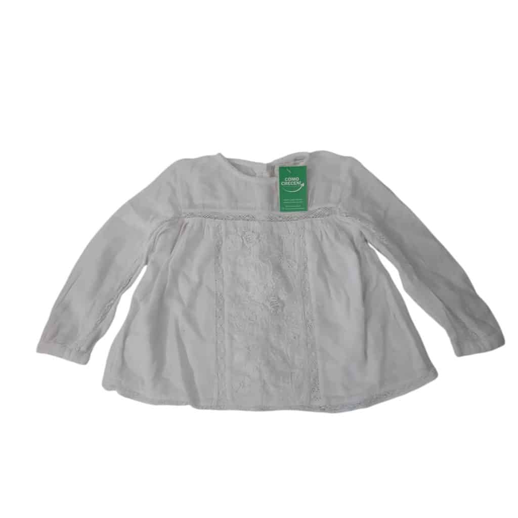 BLUSA BLANCA ABROCHA ATRAS ZARA T12/18M