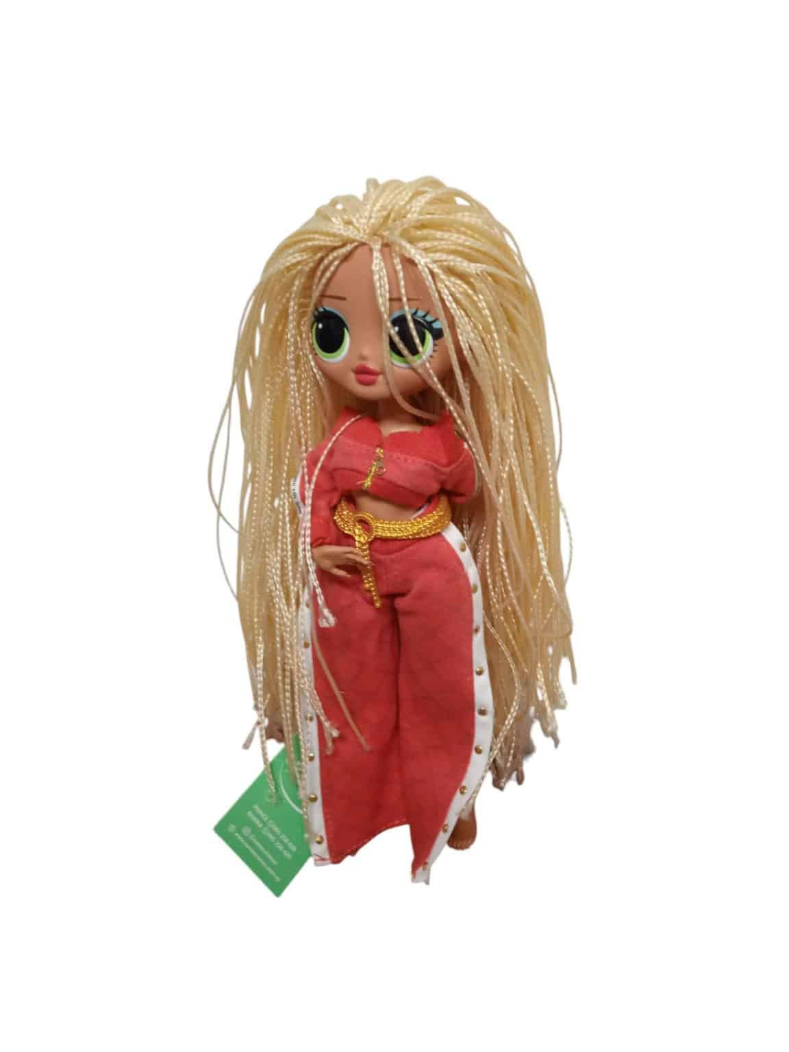 MUÑECA LOL TRENZAS RUBIA ROPA ROJA