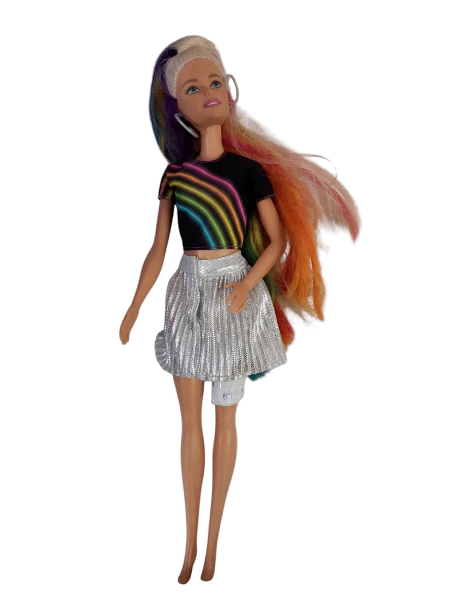 BARBIE PELO ARCOIRIS POLLERA PLATEADA