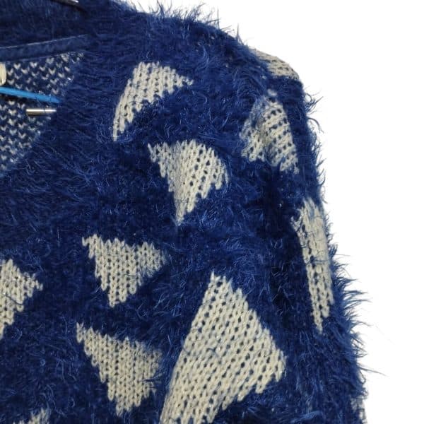BUZO PELUDITO AZUL BCO TRIANGULOS BOHO T M - Imagen 2