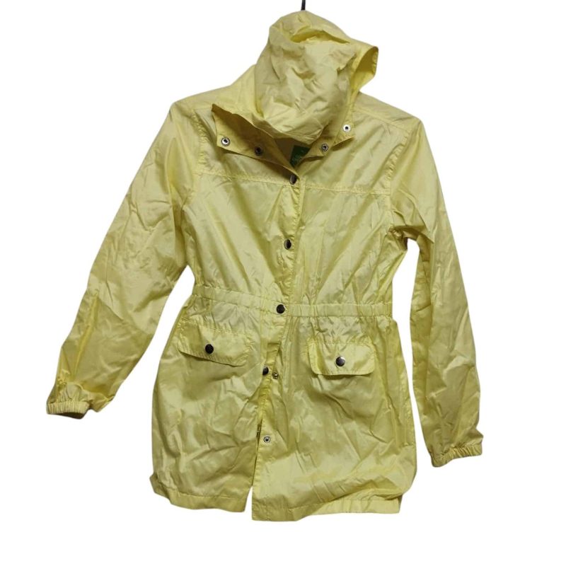 CAMPERA IMPERMEABLE AMARILLA CAPUCHA FOREVER21 T13/14