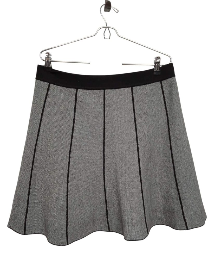 POLLERA GRIS NEGRO ACAMPANADA COSTURAS A COLLECTION T GG