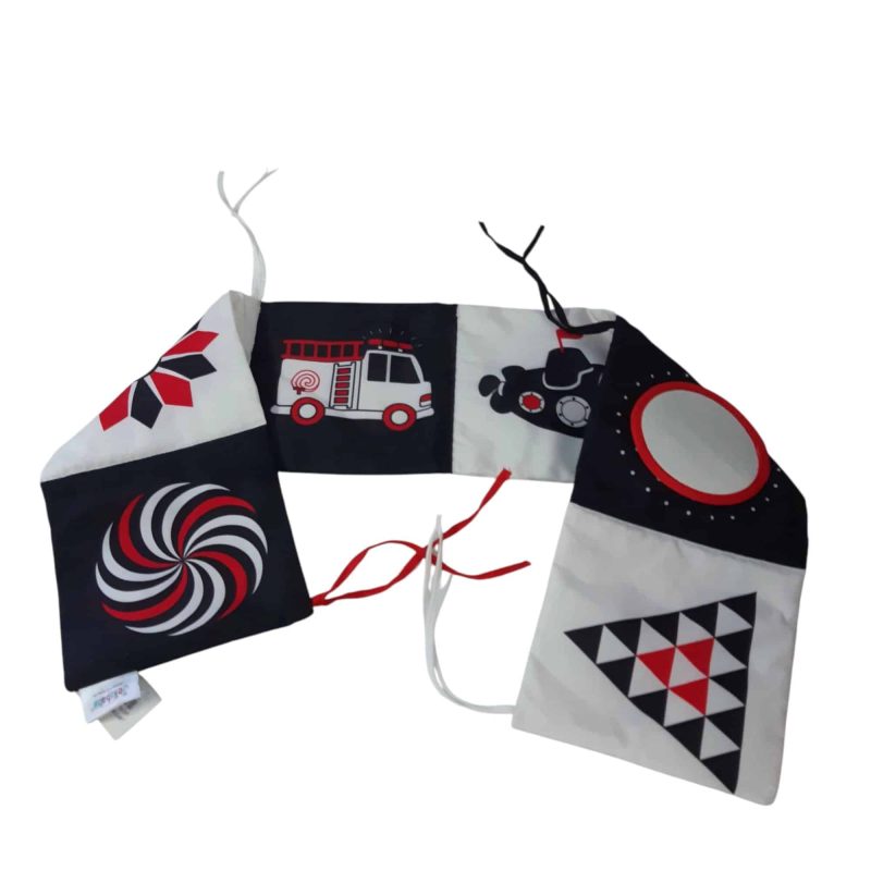 LIBRO DE TELA BCO Y NEGRO CON DETALLES ROJOS JOLLYBABY MCH PARA ATAR