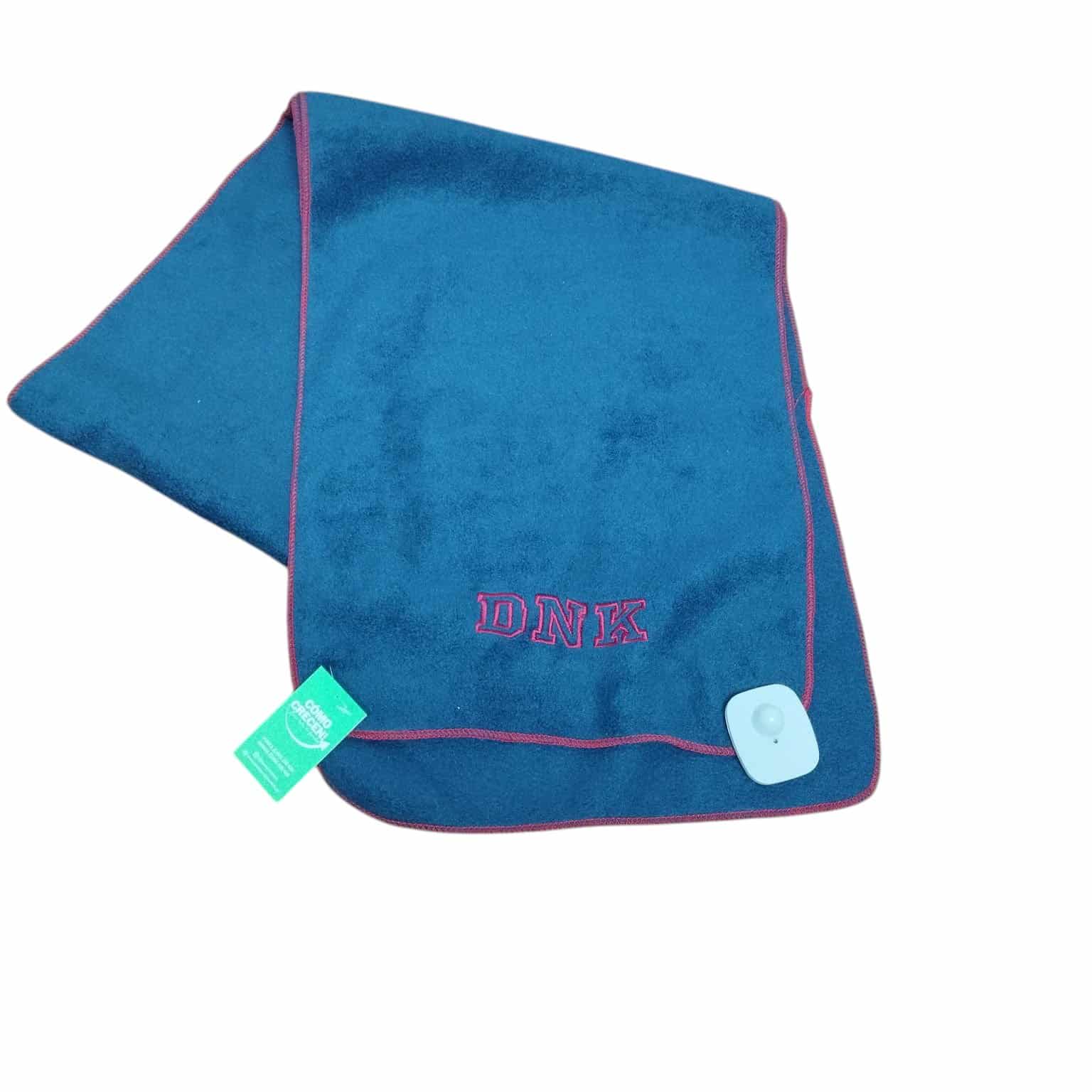 BUFANDA POLAR AZUL BORDE ROJO DNK