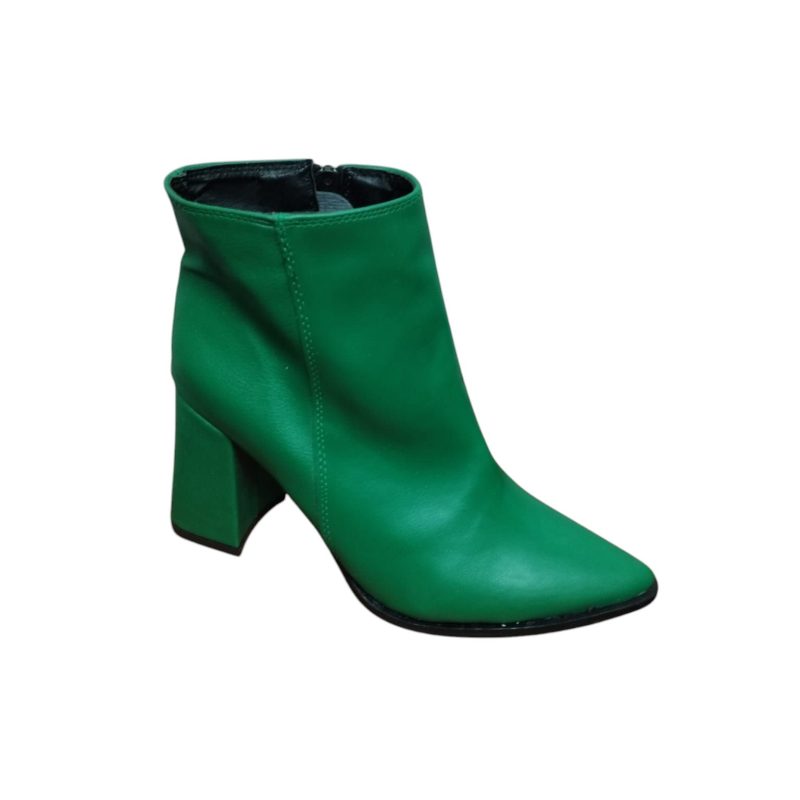 BOTA CORTA CUERINA VERDE EN PUNTA T 38 MCH