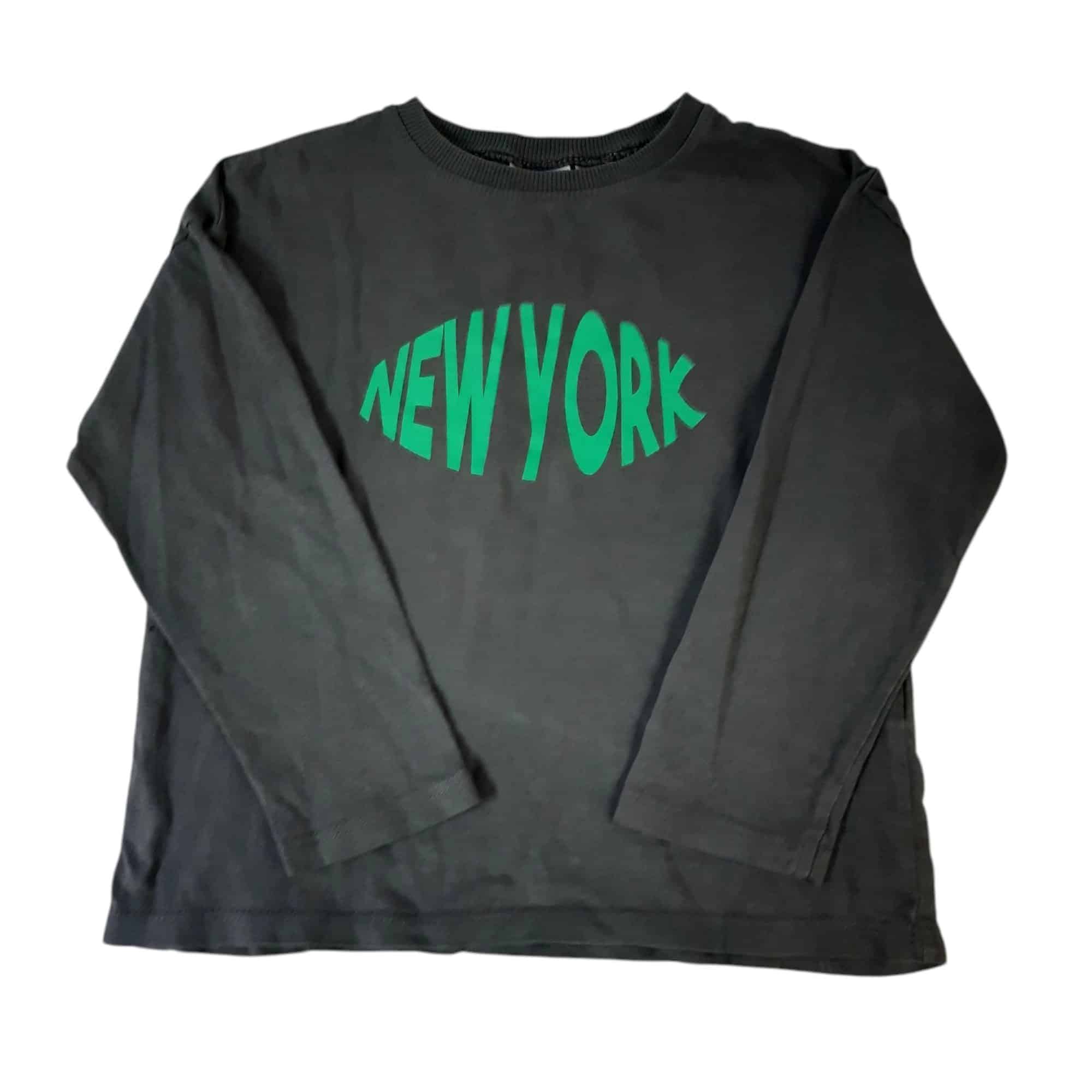REMERA GRIS NEW YORK VERDE ZARA T2/3
