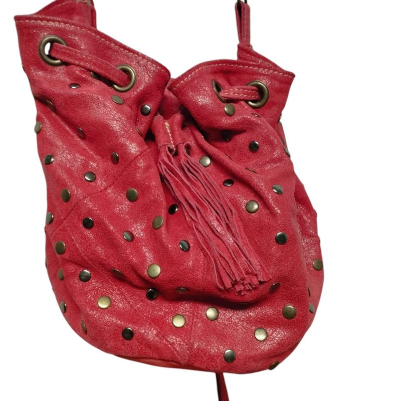 CARTERA CUERO ROJA TACHAS FLECOS CORREA CADENA - Imagen 2
