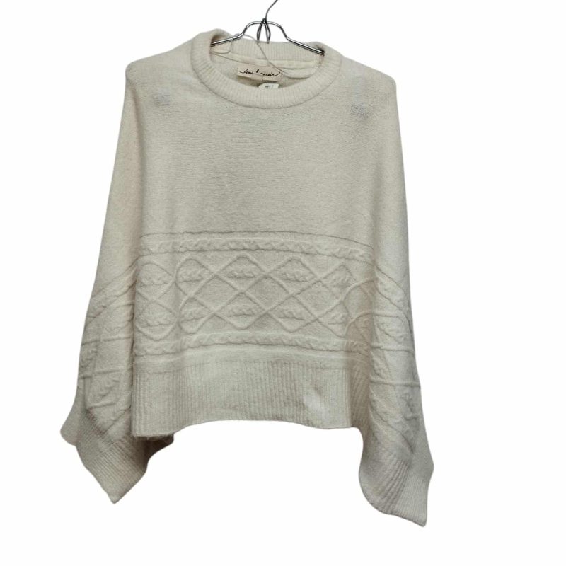BUZO TIPO PONCHO CREMITA CON DISEÑO DANIEL CASSIN T M