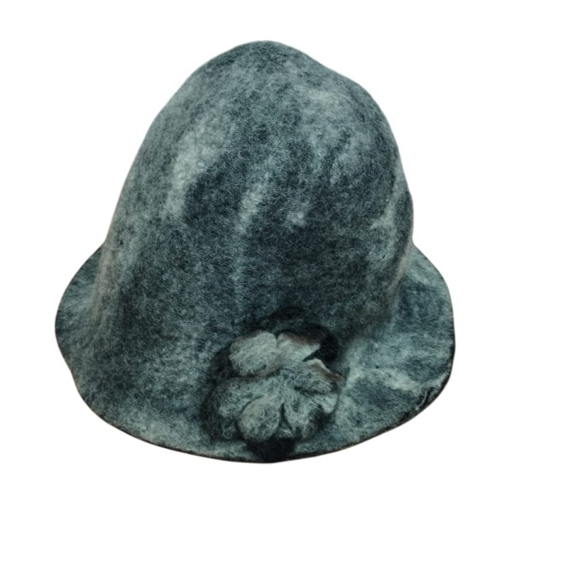 GORRO PAÑO GRIS NEGRO APLIQUE FLOR UNDER A HAT