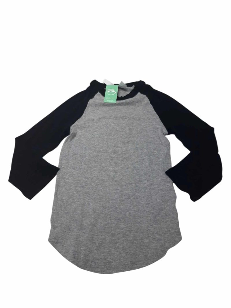 REMERA ALG GRIS MANGAS NEGRAS DIVIDED H&M TXS T8 AP