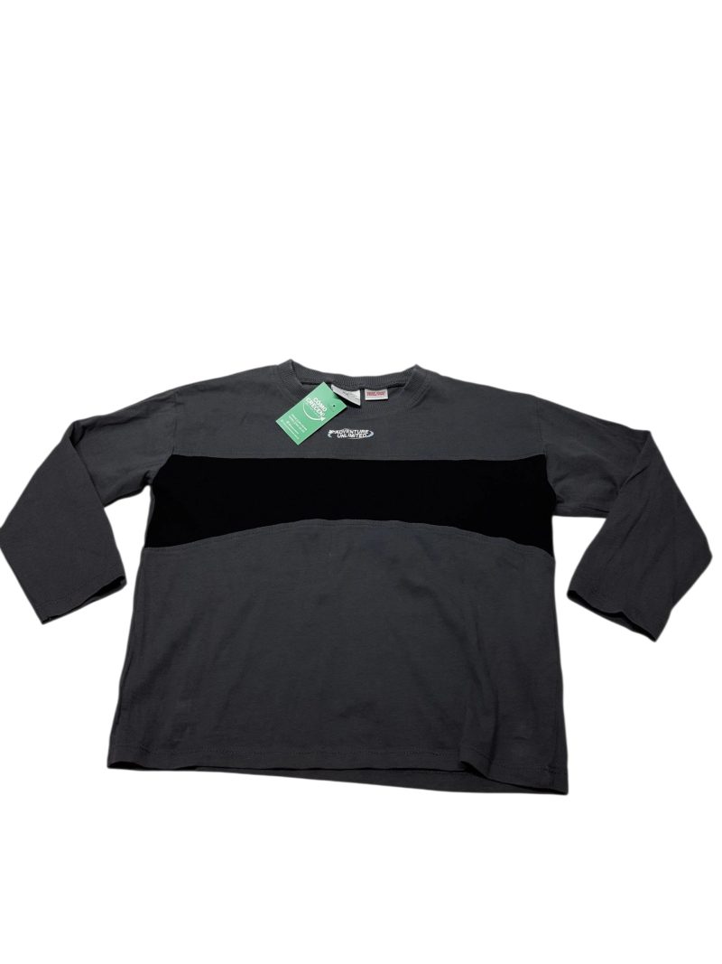REMERA GRIS NEGRA ADVENTURE UNLIMITED ZARA T2/3