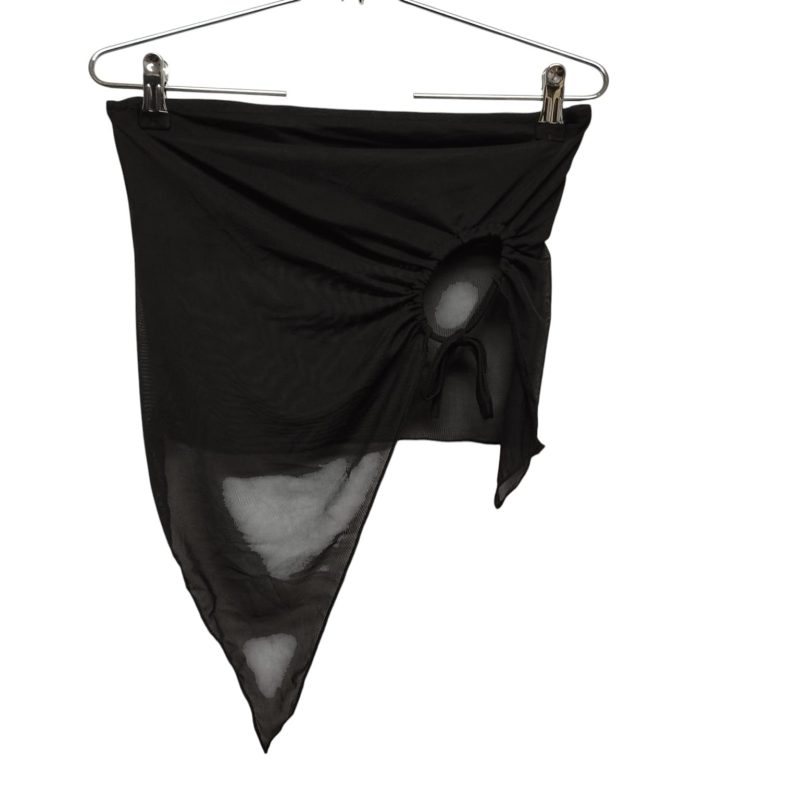 TOP CON PICO NEGRO STRAPLESS TM