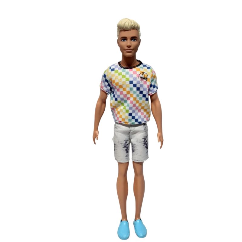 MUÑECO KEN BARBIE MATTEL REMERA CUADRILLE DE COLORES