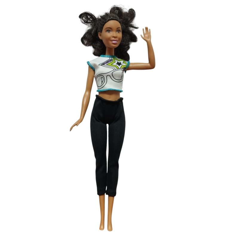 MUÑECA BARBIE MATTEL MOROCHA PELO LARGO TOP PANT NEGRO
