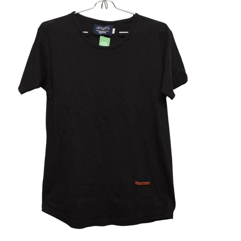 REMERA NEGRA LISA LARGA WANT TS