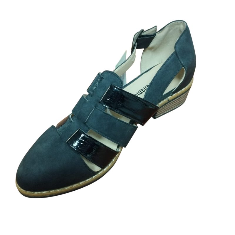 ZAPATO PUNTA FINA TIRAS CUERINA CHAROL NEGRO PANAMA JACK T 35