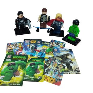4 MUÑECOS TIPO LEGO + ACCESORIOS Y  8 CARTAS