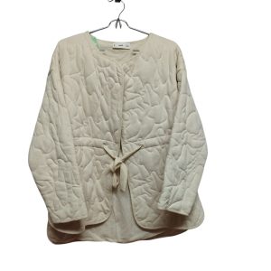 CHAQUETA ALG CREMITA TIPO CAPITONEADA BORDADA MNG TM manchita