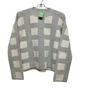 BUZO POLAR LANA GRIS BLANCO CUADRADOS PEACKLY TM