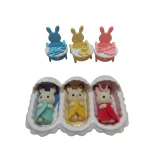 3 CUNITAS CON CONEJITOS SYLVANIAN Y SILLITAS