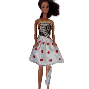 MUÑECA TIPO BARBIE VESTIDO CORAZONES