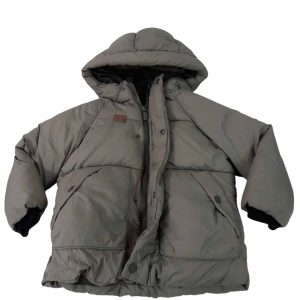 CAMPERA VERDE CAPUCHA FORRADA POLAR ZARA T3/4 MANCHITA