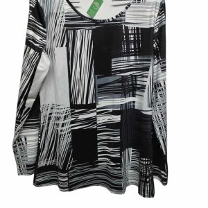 REMERA SATINADA GRIS BLANCO NEGRO TM GRANDE