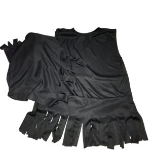 DISFRAZ VESTIDO NEGRO CON FLECOS Y CAPA CAPUCHA T8AP