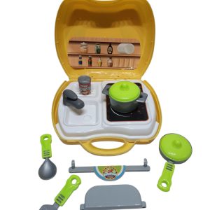 COCINA AMARILLA EN VALIJA CON ACC