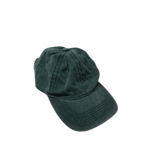 GORRO CON VISERA VERDE