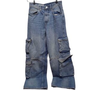 JEAN LOCALIZADO CARGO OVERSIZE ZARA 36